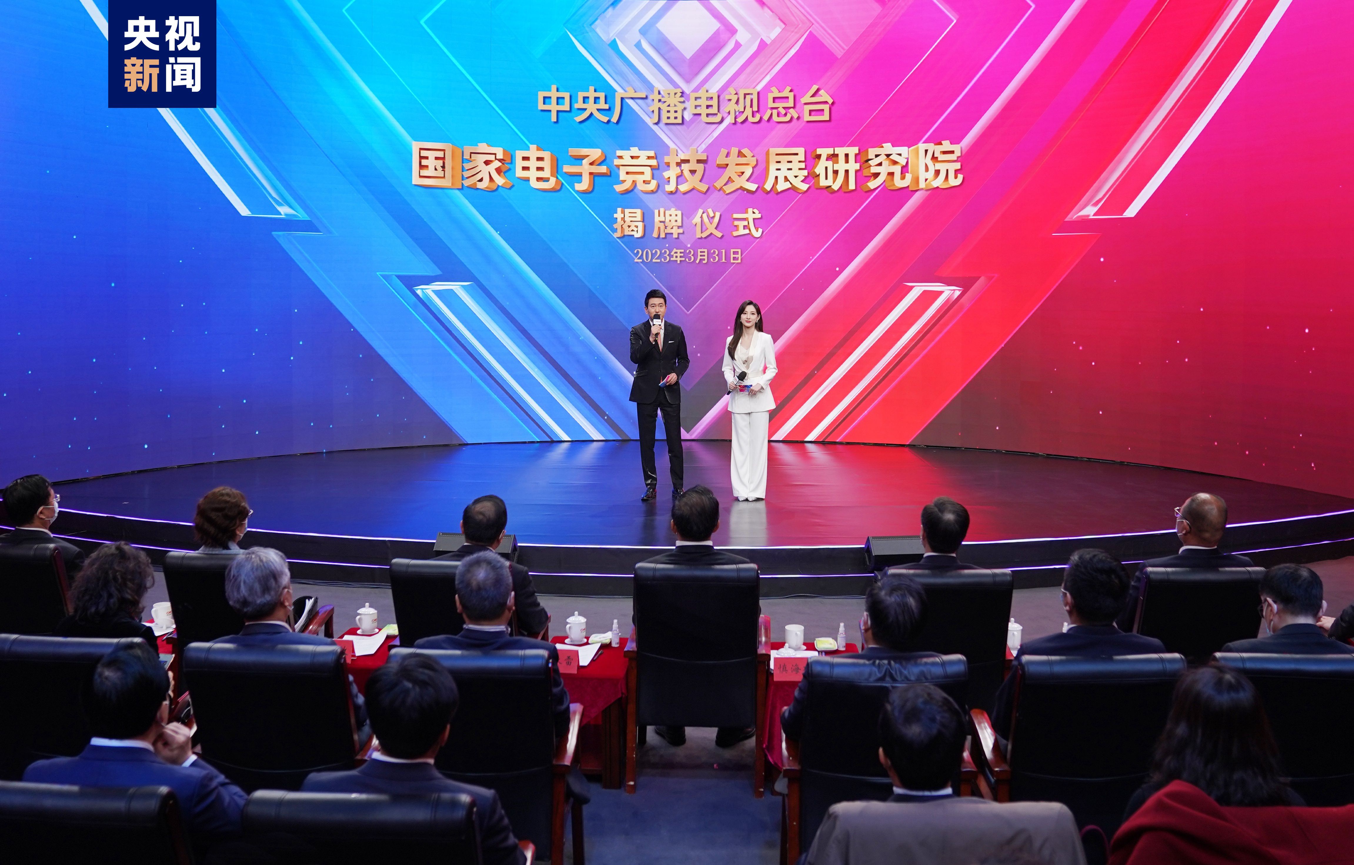 九游会j9网站首页：深海狂鲨变身机甲拼装游戏小程序